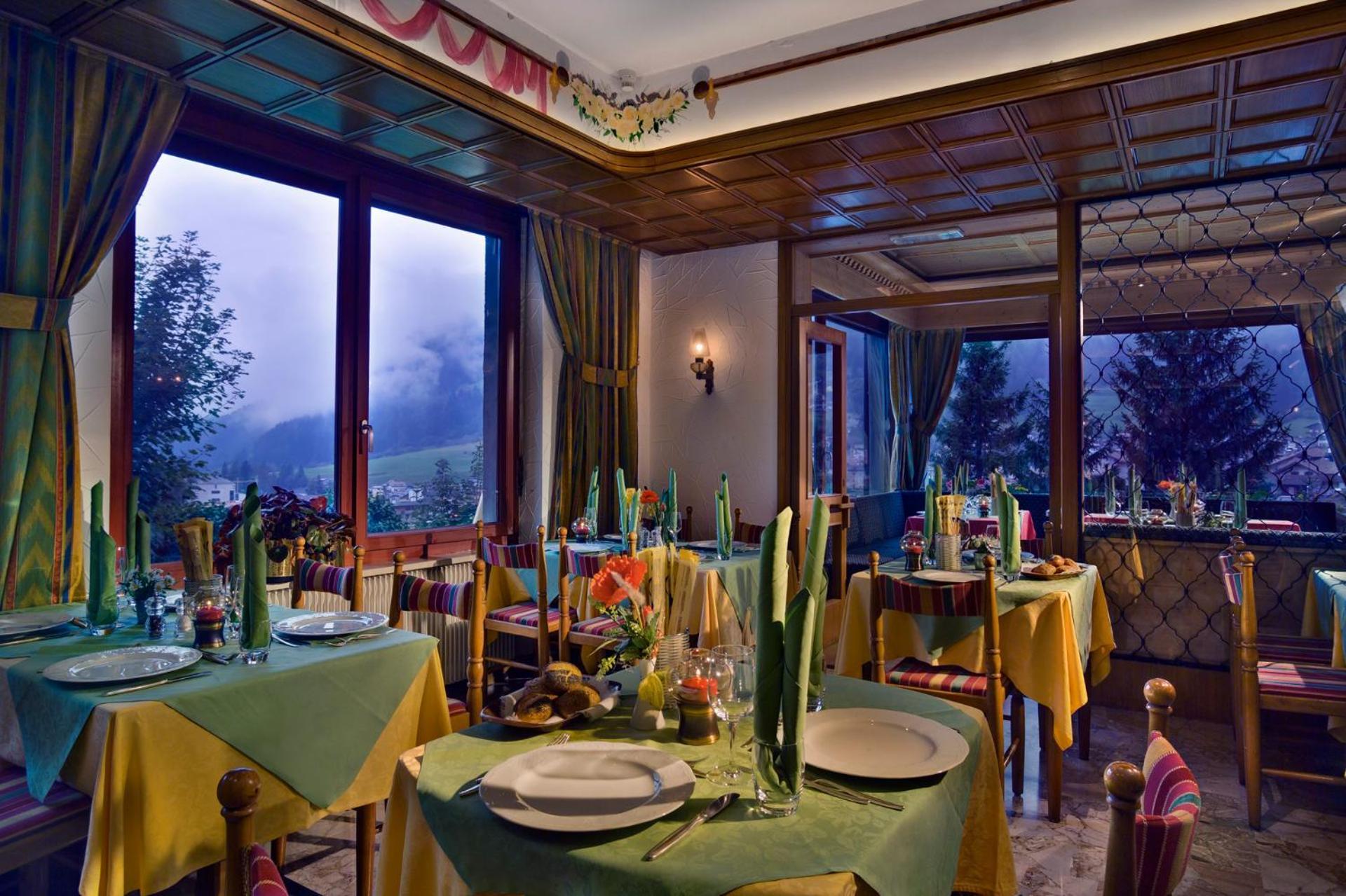 Hotel Catinaccio Rosengarten Моэна Экстерьер фото